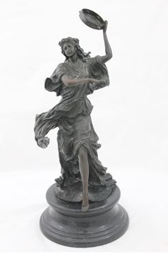 Picture of פסל ברונזה יצוק. מרים הנביאה יוצאת במחול עם התוף. אומן לא מזוהה.