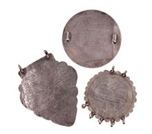 תמונה של לוט 3 קמיעות פרסיים– ככל הנראה יהודיים, עשויים כסף